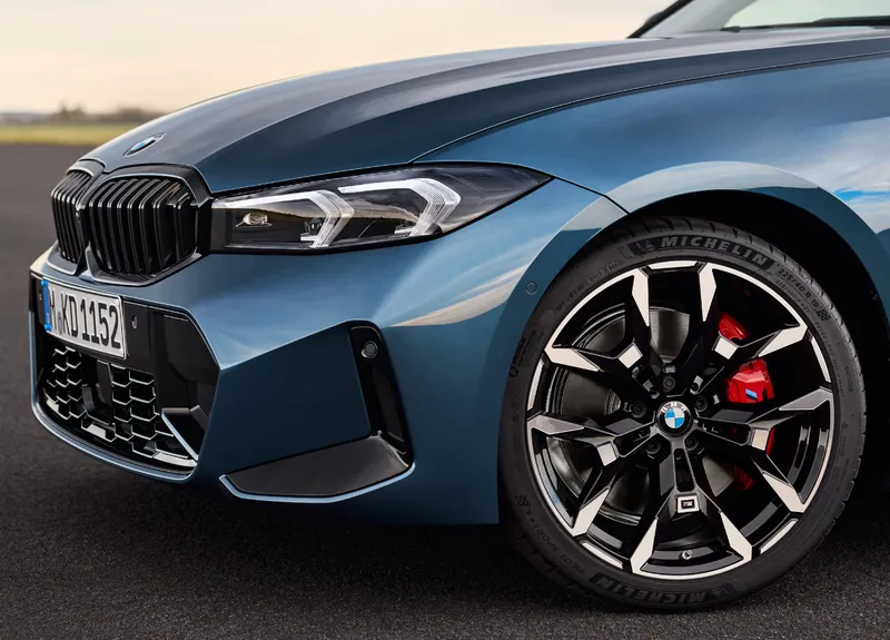 BMW 3 Series 318i M Sport Gallery 2