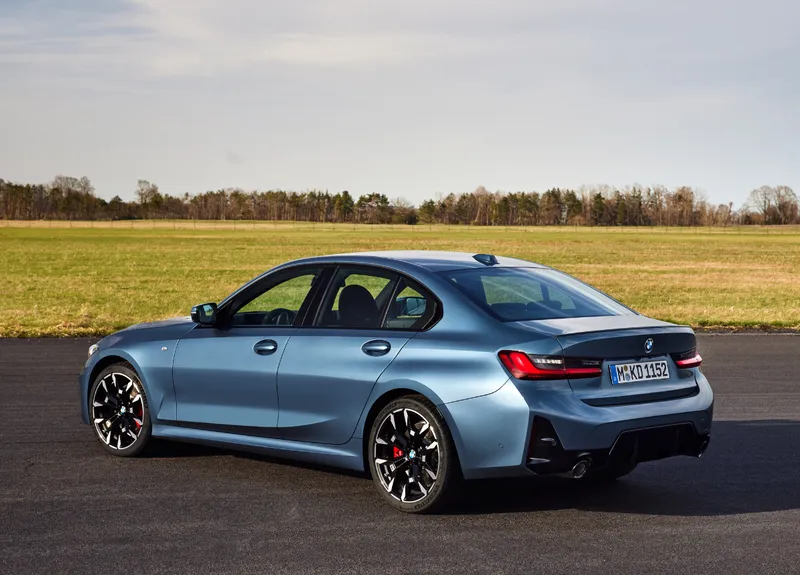 BMW 3 Series 318i M Sport Gallery 3