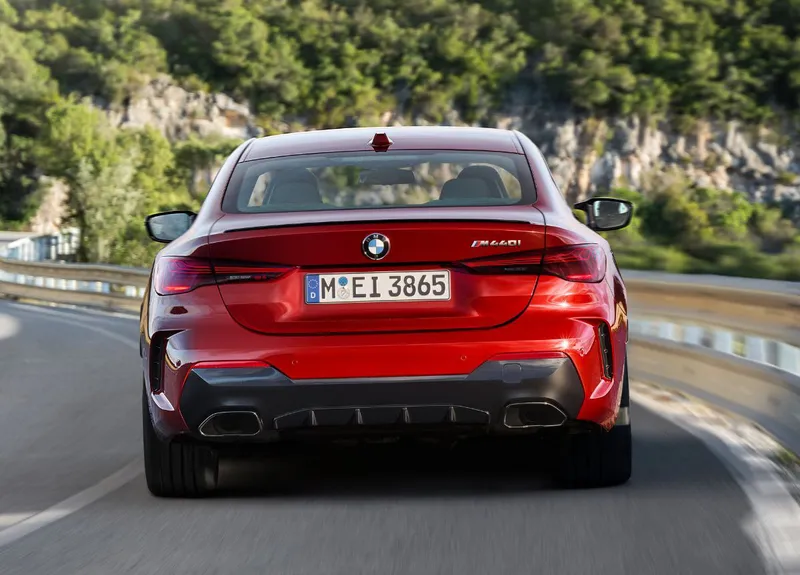 BMW 4 Series M440i Coupe 2025 Gallery 2