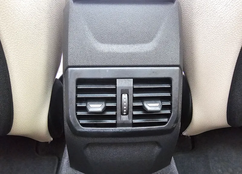 WBA11 AK09 R7 N59424 18