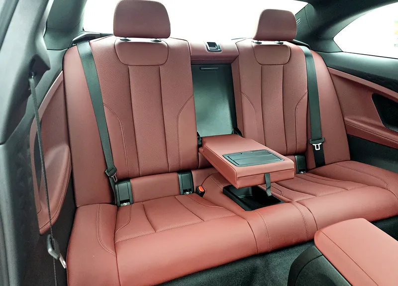 WBA21 CM06 S8 E97190 11