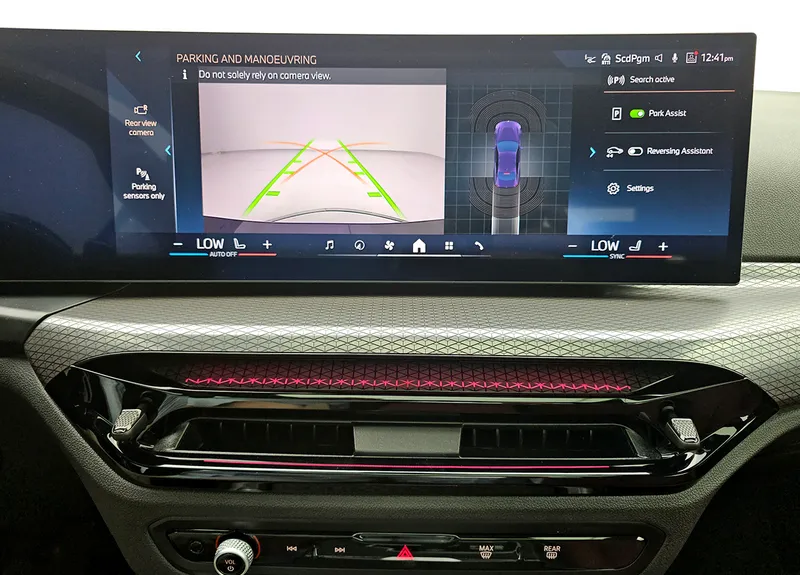 WBA21 CM06 S8 E97190 15