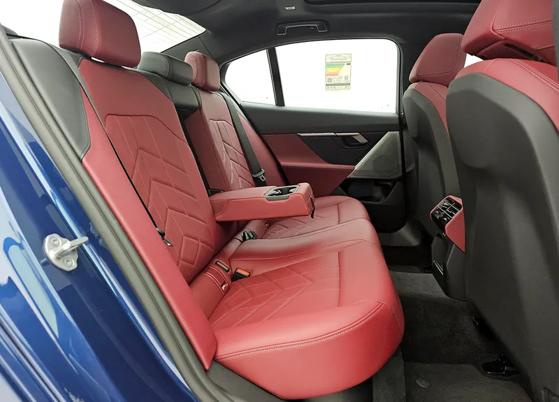 WBA11 FJ04 SCT41158 11