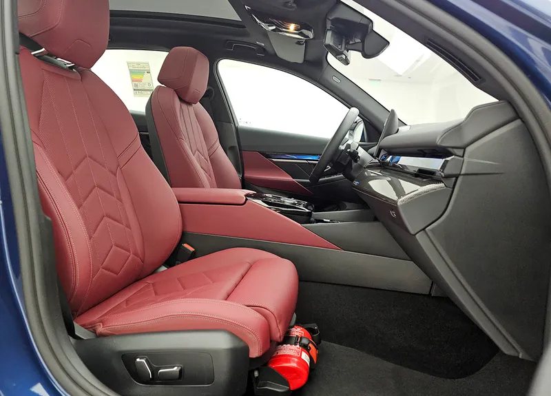 WBA11 FJ04 SCT41158 12