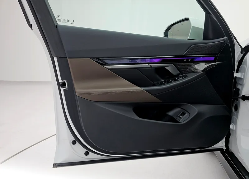 WBA11 FJ01 SCT42753 13