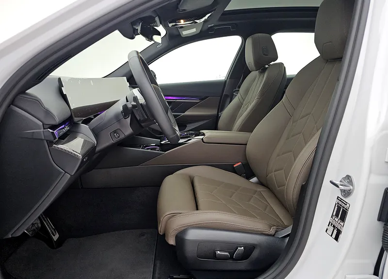 WBA11 FJ01 SCT42753 9