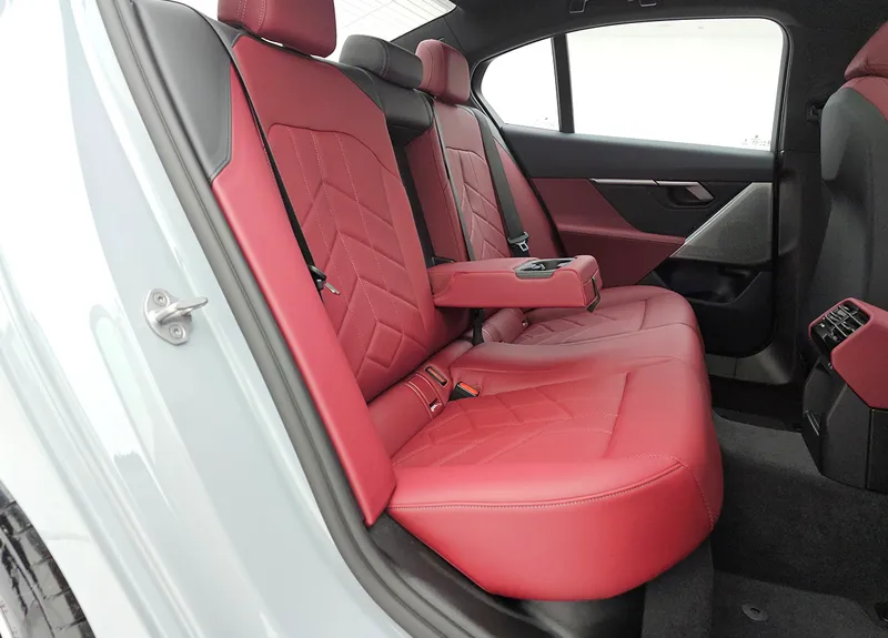 WBA11 FJ08 SCT55242 11