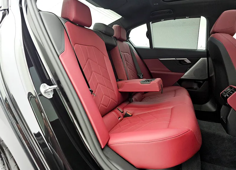 WBA11 FJ08 TCV13287 11